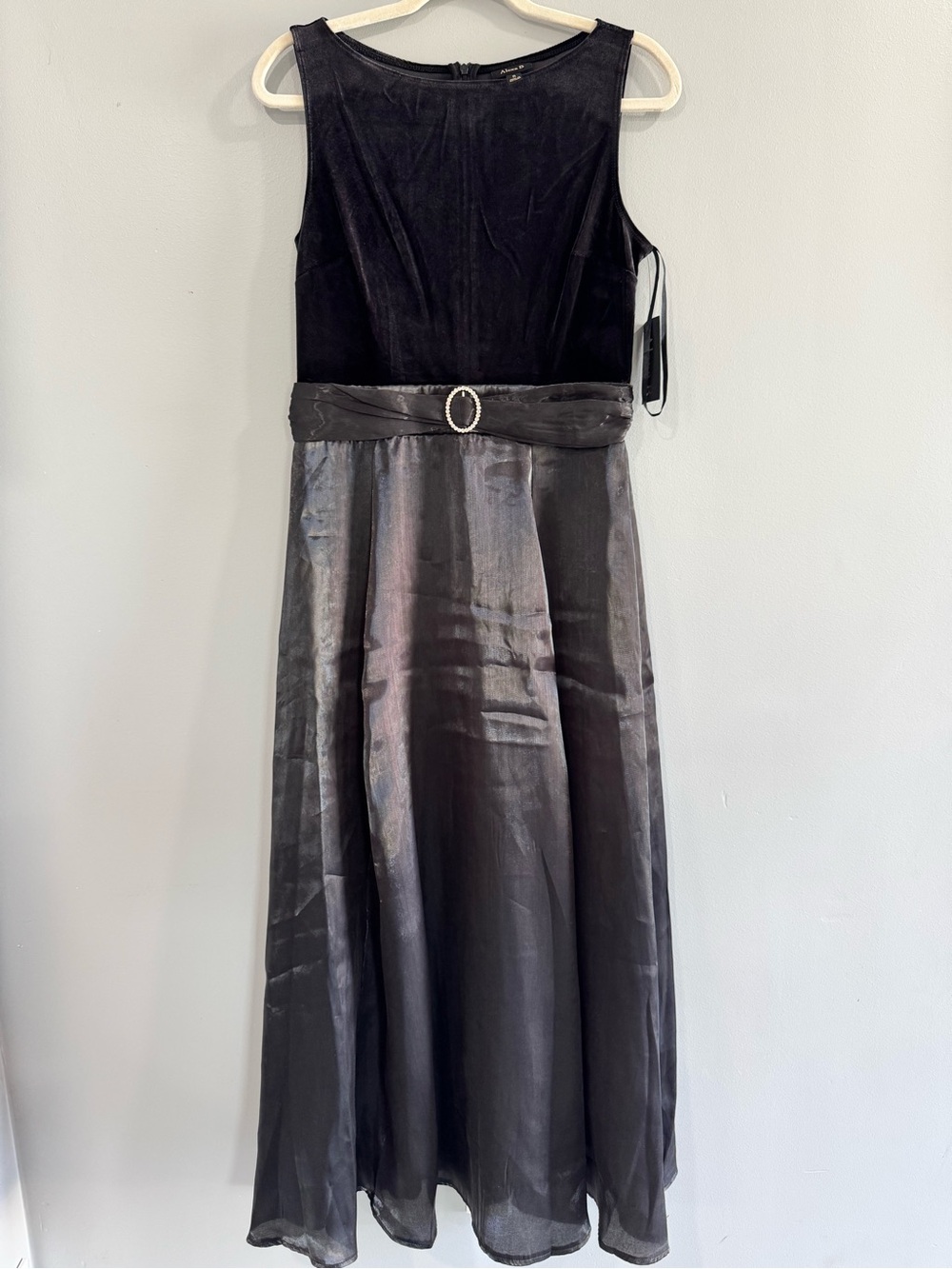 Elegant Black Sleeveless Maxi Dress with Satin Waist